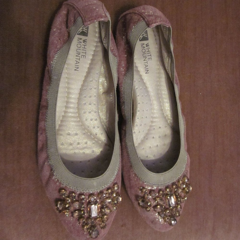 White Mountain Carella Mauve Jeweled Flats Sz 5.5